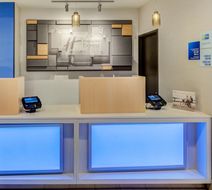 Holiday Inn Express Lobby