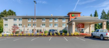 Holiday Inn Express Exterior