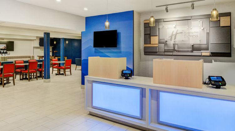 Holiday Inn Express Lobby