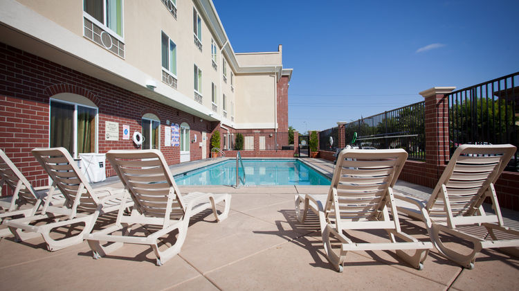 Holiday Inn Express Hotel & Suites Pool