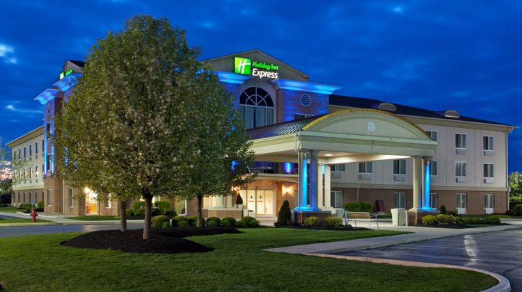 Holiday Inn Express Hotel & Suites Exterior