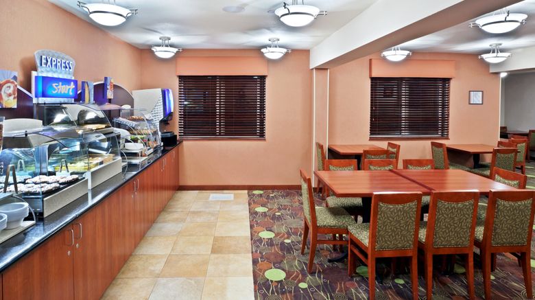 <b>Holiday Inn Express Restaurant</b>. Images powered by <a href="https://www.leonardoworldwide.com/" title="Leonardo Worldwide" target="_blank">Leonardo</a>.