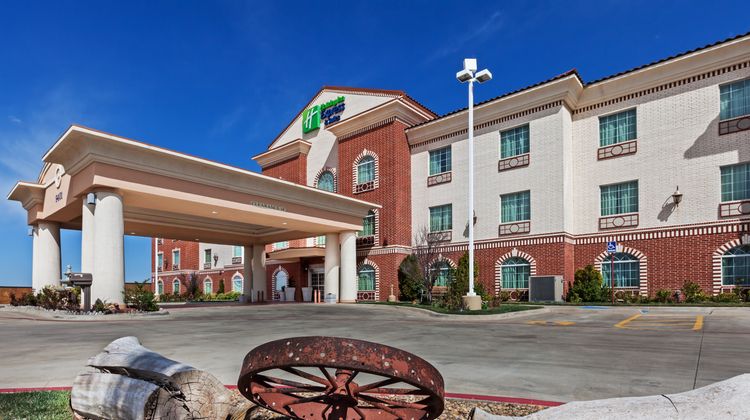 Holiday Inn Express Hotel & Suites Exterior