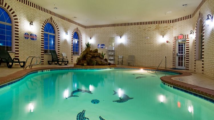 Holiday Inn Express Hotel & Suites Pool