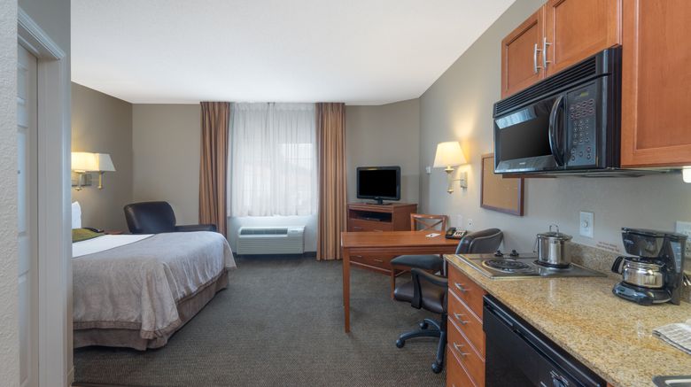 <b>Candlewood Suites New Bern Room</b>. Images powered by <a href="https://www.leonardoworldwide.com/" title="Leonardo Worldwide" target="_blank">Leonardo</a>.