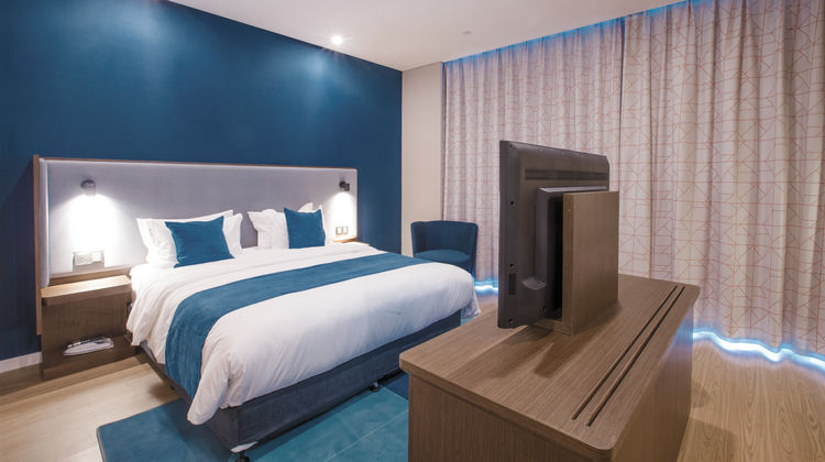 Holiday Inn Express High Tech Room