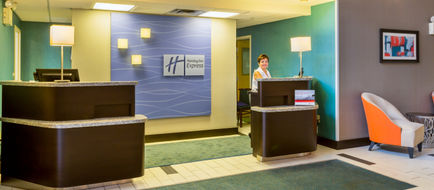 Holiday Inn Express & Suites Burlington Exterior