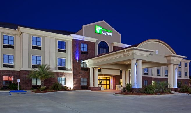 Holiday Inn Express/Stes Vidor South Exterior