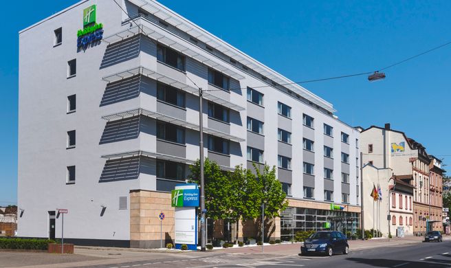 Holiday Inn Express Frankfurt Messe Exterior