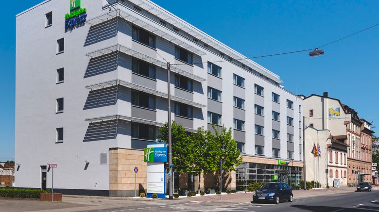 Holiday Inn Express Frankfurt Messe Exterior. Images powered by <a href="https://www.leonardoworldwide.com" target="_blank" rel="noopener">Leonardo</a>.