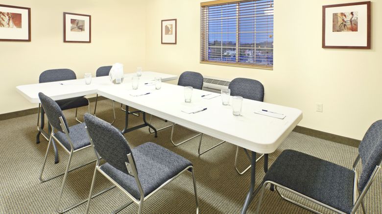 <b>Candlewood Suites Meeting</b>. Images powered by <a href="https://www.leonardoworldwide.com/" title="Leonardo Worldwide" target="_blank">Leonardo</a>.