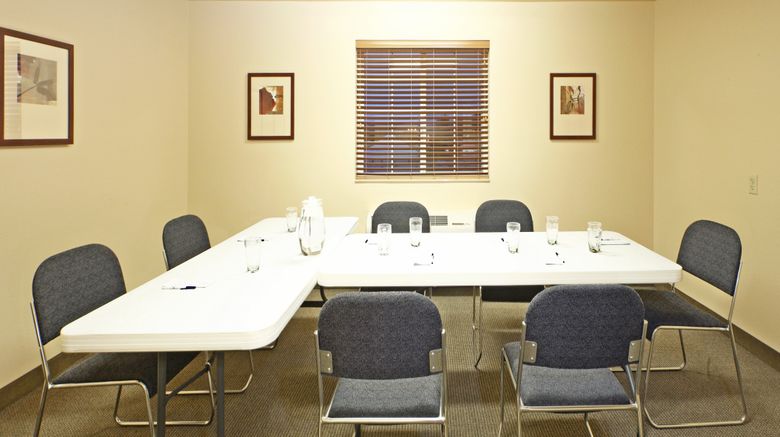 <b>Candlewood Suites Meeting</b>. Images powered by <a href="https://www.leonardoworldwide.com/" title="Leonardo Worldwide" target="_blank">Leonardo</a>.