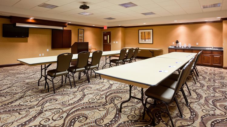 Holiday Inn Express and Suites Meeting