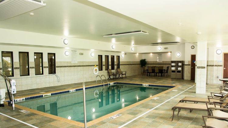 Holiday Inn Express and Suites Pool