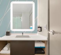avid hotel Midland Room