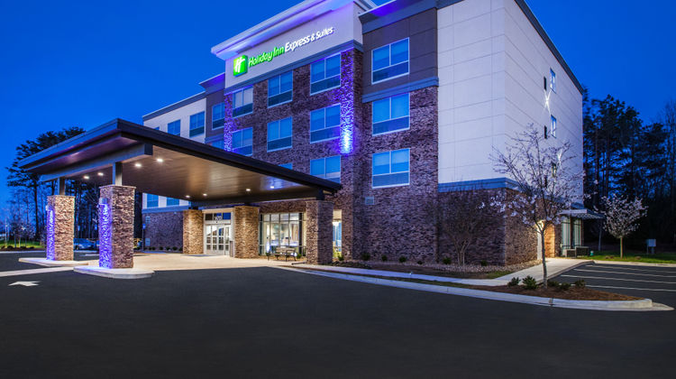 Holiday Inn Express Exterior