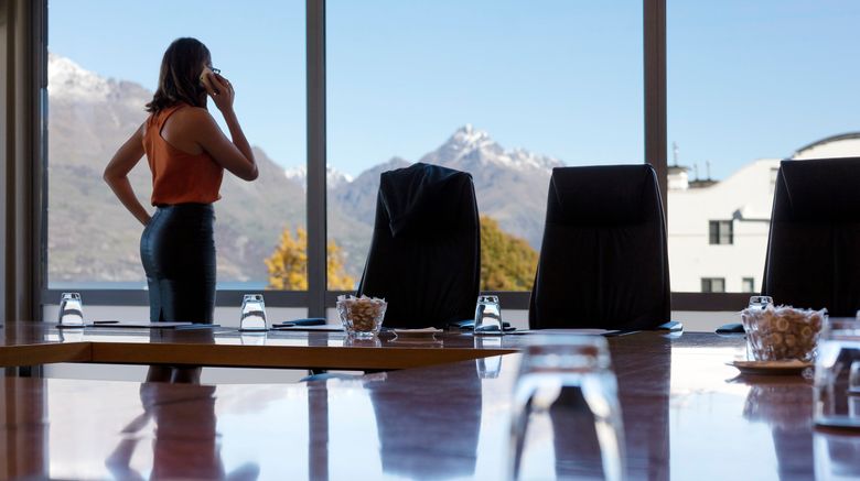 <b>Crowne Plaza Queenstown Meeting</b>. Images powered by <a href="https://www.leonardoworldwide.com/" title="Leonardo Worldwide" target="_blank">Leonardo</a>.