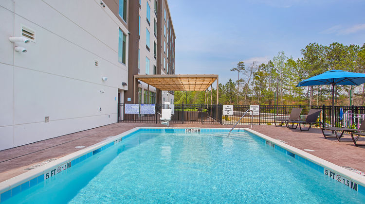 Holiday Inn Express & Suites Covington Pool