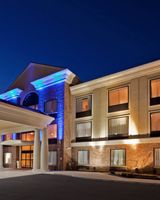Holiday Inn Express Hotel & Suites