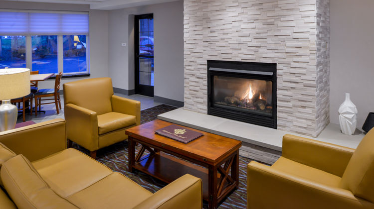 Holiday Inn Express Hotel & Suites Lobby