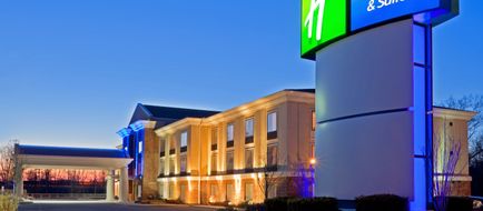 Holiday Inn Express Hotel & Suites Exterior