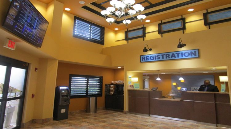 Holiday Inn Express & Suites FLL Arpt W Lobby