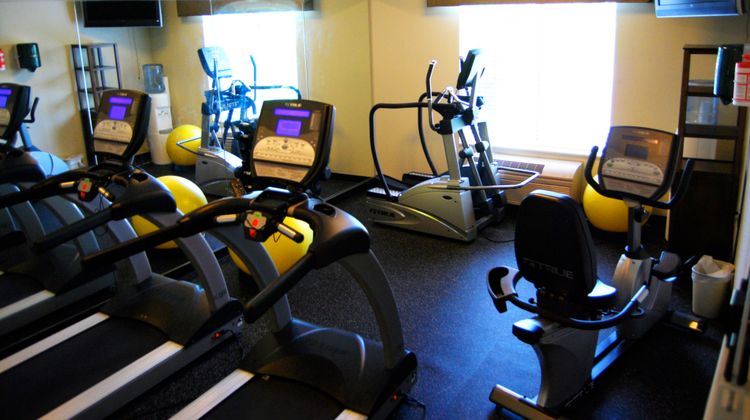 Holiday Inn Express & Suites Health Club