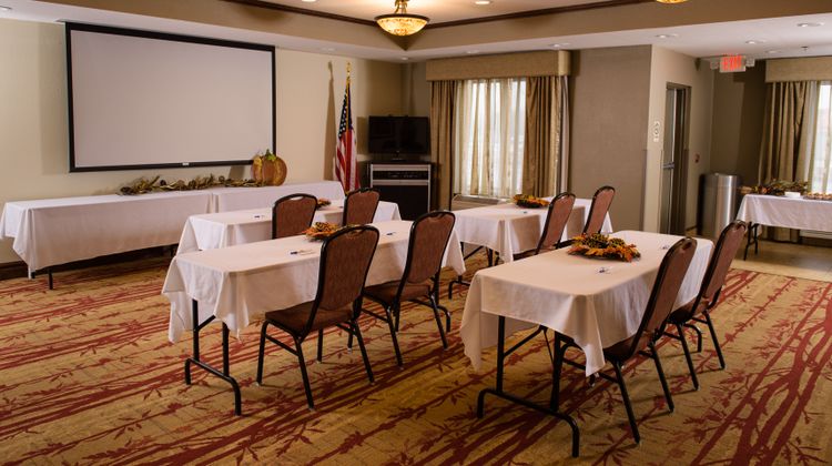 Holiday Inn Express & Suites Meeting