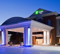 Holiday Inn Express & Suites Exterior