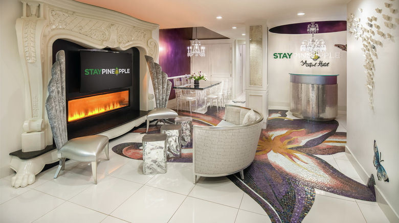 <b>Staypineapple, An Artful Hotel, Midtown Lobby</b>. Images powered by <a href="https://www.leonardoworldwide.com/" title="Leonardo Worldwide" target="_blank">Leonardo</a>.