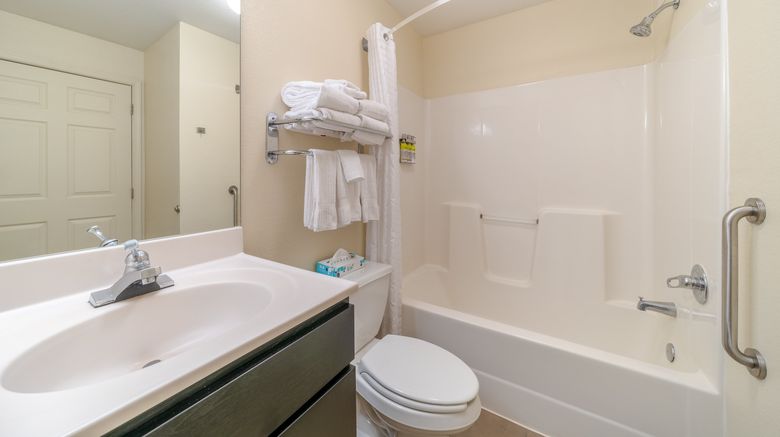 <b>Candlewood Suites Fairfax Room</b>. Images powered by <a href="https://www.leonardoworldwide.com/" title="Leonardo Worldwide" target="_blank">Leonardo</a>.