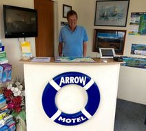 Arrow Motel Apartments Lobby