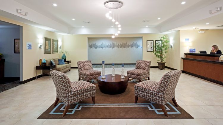 Holiday Inn Express Lobby
