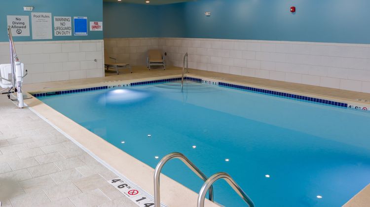 Holiday Inn Express & Suites Livonia Pool
