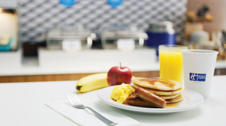 Holiday Inn Express Hotel & Suites Restaurant