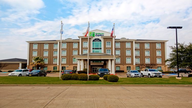 Holiday Inn Express Corsicana I-45 Exterior