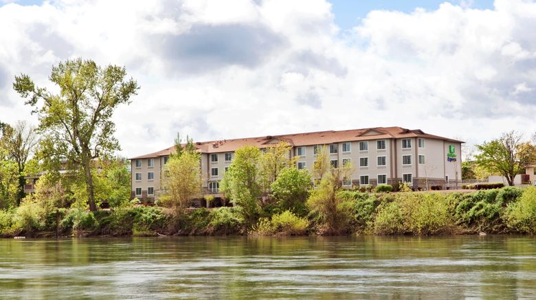 <b>Holiday Inn Express on the River Exterior</b>. Images powered by <a href="https://www.leonardoworldwide.com/" title="Leonardo Worldwide" target="_blank">Leonardo</a>.