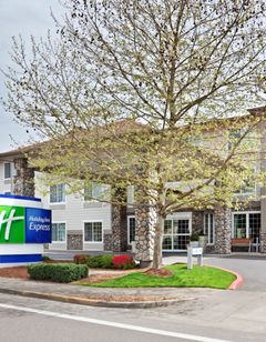 Holiday Inn Express on the River