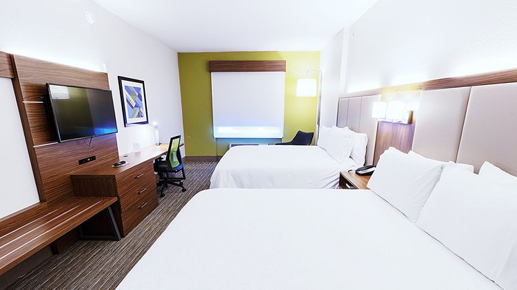Holiday Inn Express Hotel & Suites Room
