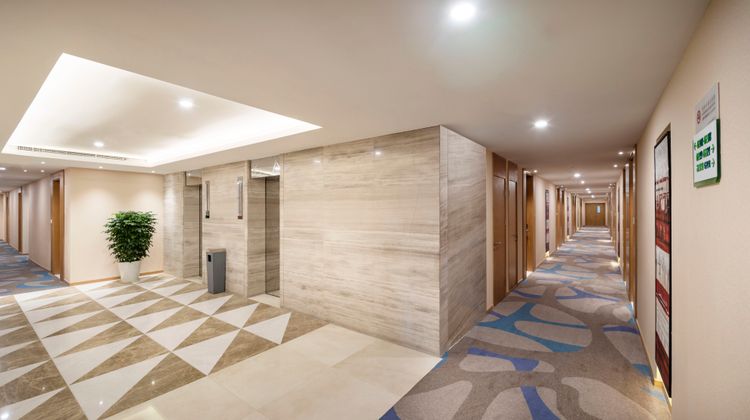 Holiday Inn Shanghai Hongqiao Central Lobby