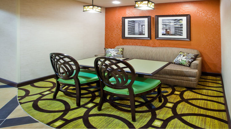 Holiday Inn Express - Peachtree Corners Restaurant