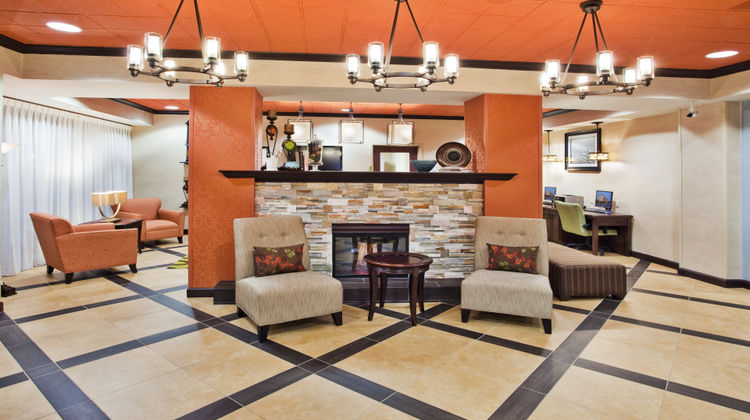 Holiday Inn Express - Peachtree Corners Lobby