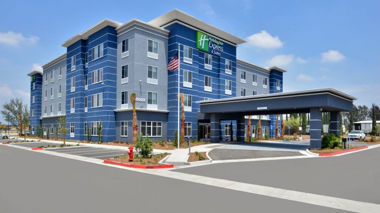 Holiday Inn Express & Suites Loma Linda Exterior