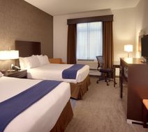 Holiday Inn Express Overland Park Room