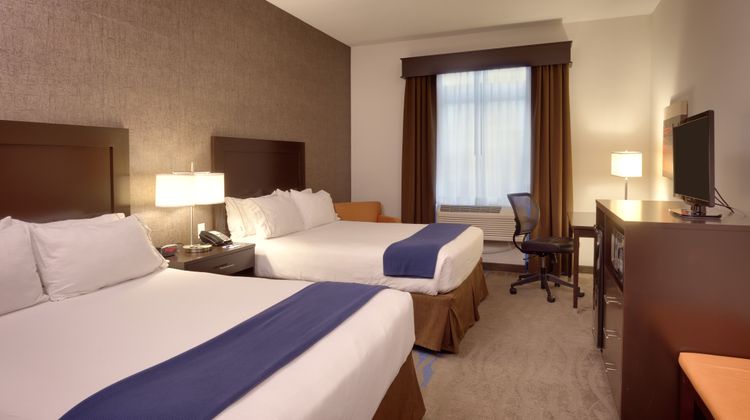 Holiday Inn Express Overland Park Room