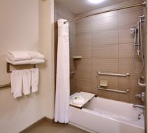 Holiday Inn Express Overland Park Room