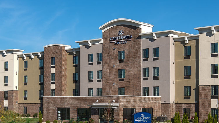 Candlewood Suites Bloomington Exterior