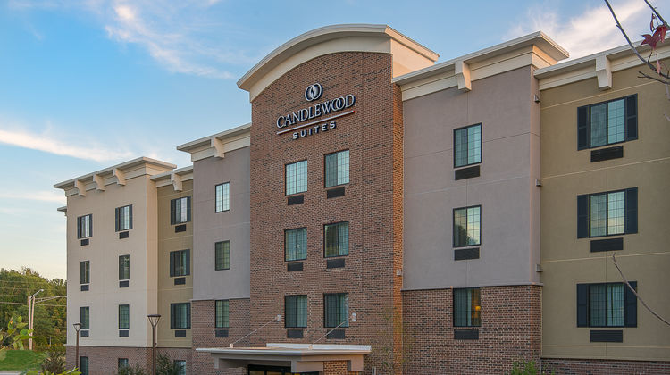 Candlewood Suites Bloomington Exterior