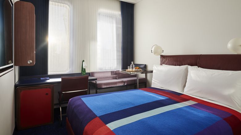 <b>The Standard London Room</b>. Images powered by <a href="https://www.leonardoworldwide.com/" title="Leonardo Worldwide" target="_blank">Leonardo</a>.