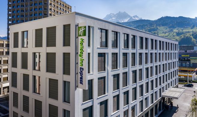 Holiday Inn Express Luzern Kriens Exterior